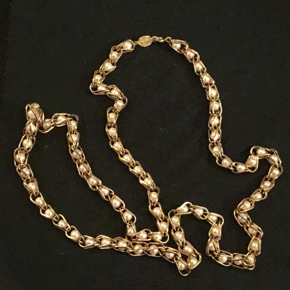 Pearls/Gold plated Necklace - Picture 3 of 3